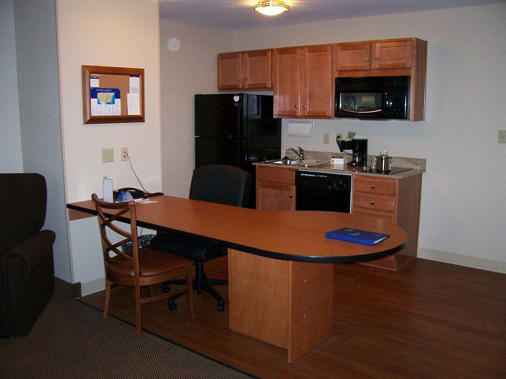 Candlewood Suites Winchester By Ihg Екстериор снимка