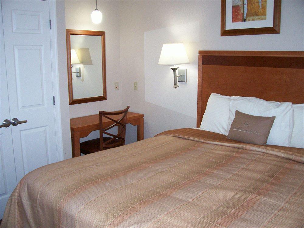 Candlewood Suites Winchester By Ihg Екстериор снимка