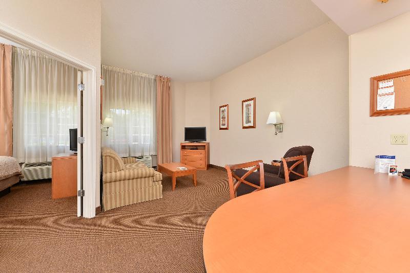 Candlewood Suites Winchester By Ihg Екстериор снимка